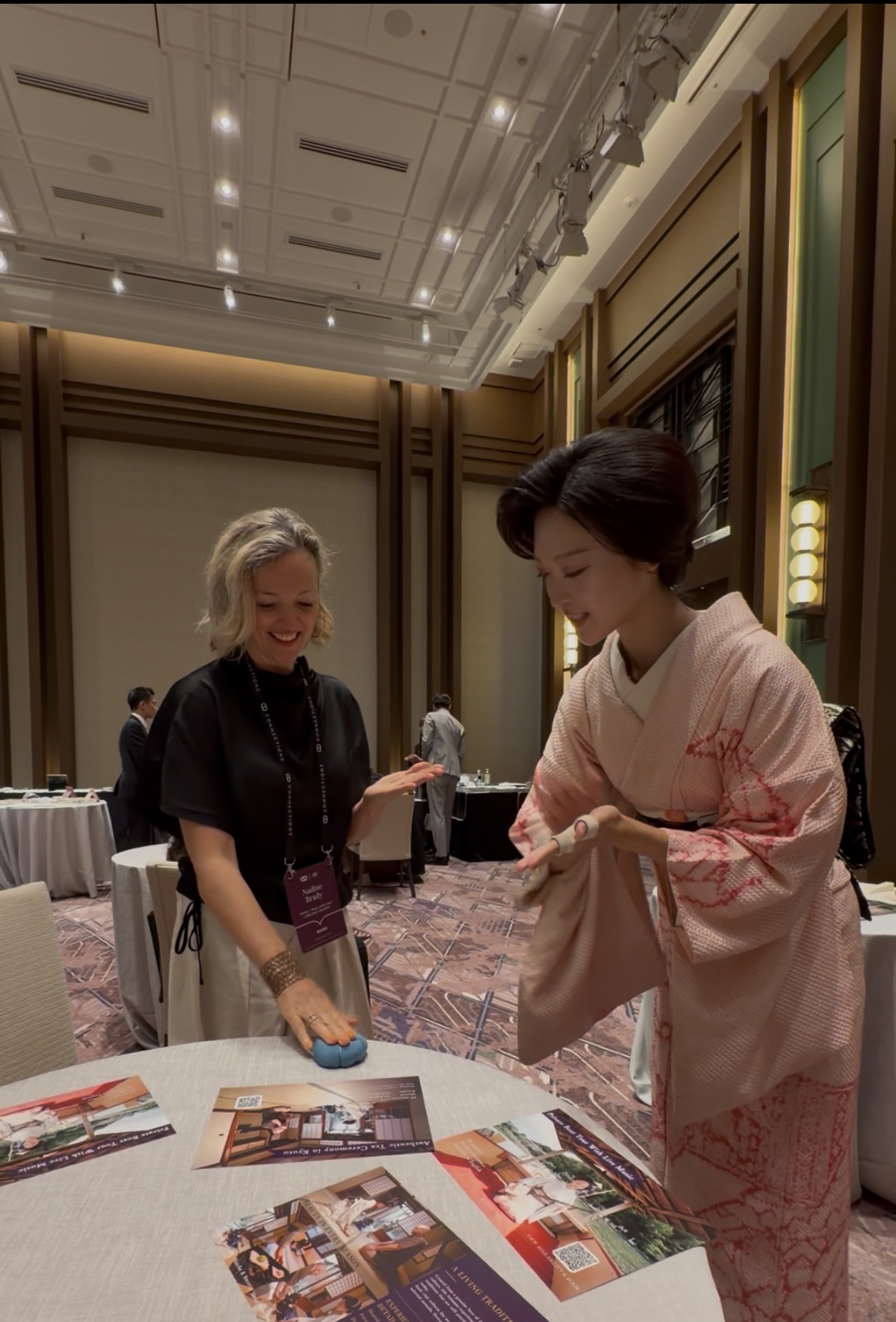 Nadine with a woman in a pink kimono
